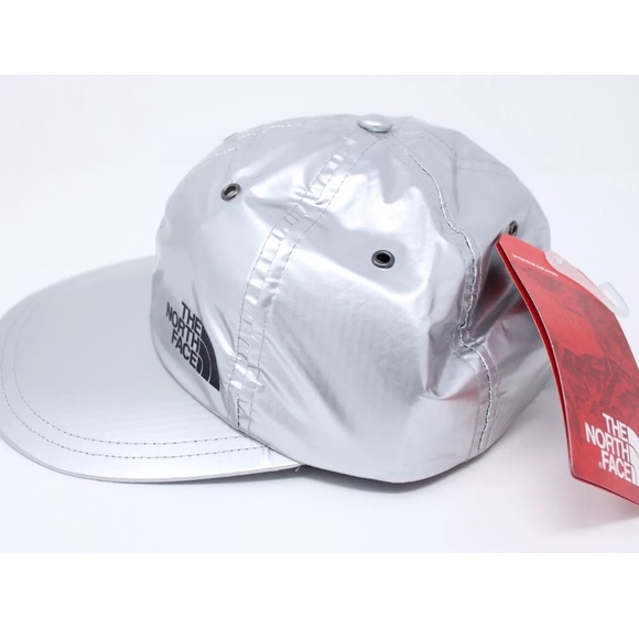SUPREME x North Face Silver 6-Panel Hat SS18 - Picture 3 of 6